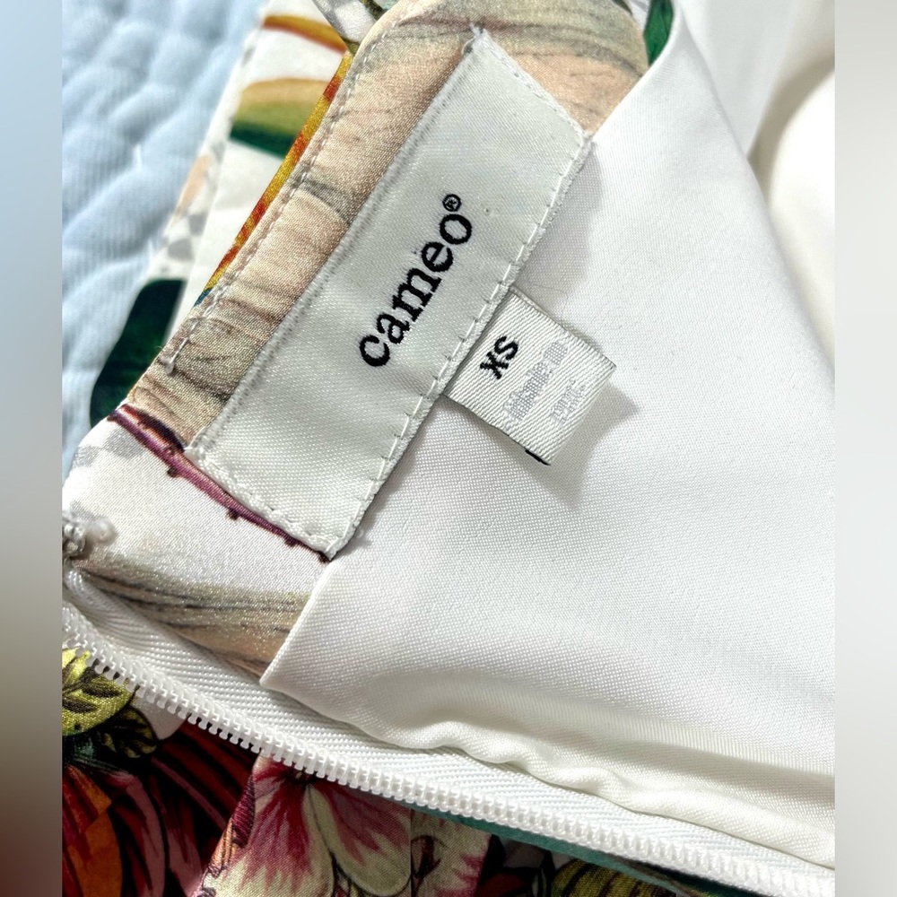 ANTHROPOLOGIE - Dahlia Tropical Peplum Top - Picture 10 of 13